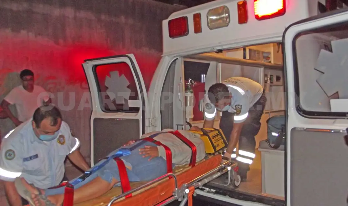Mujer atropellada por no usar puente peatonal