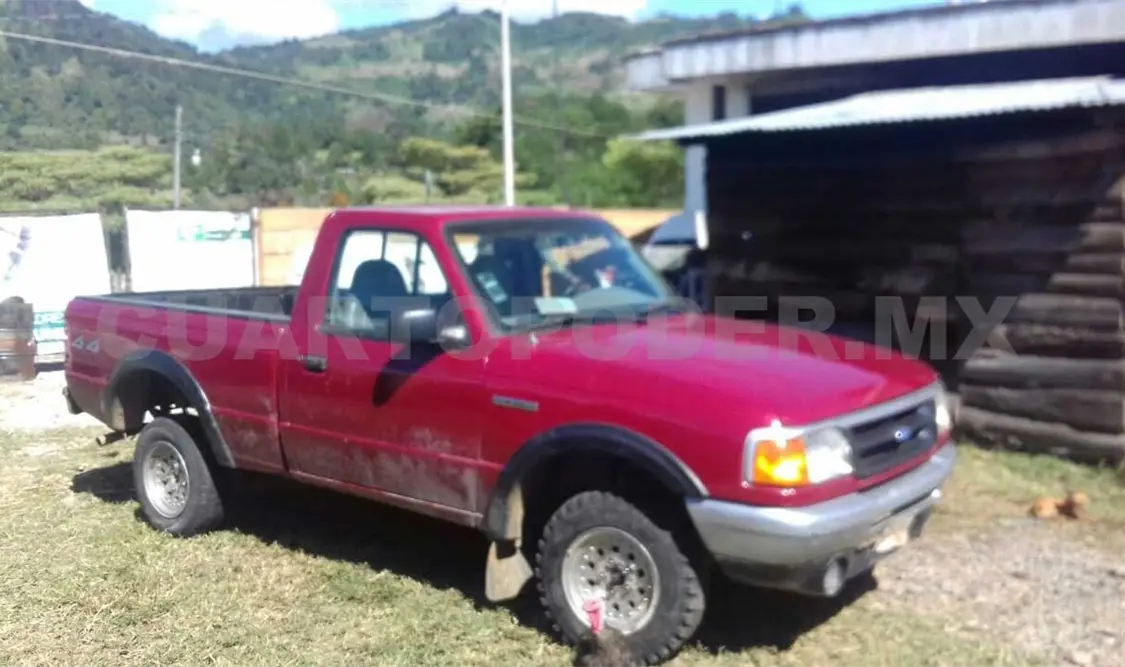 Localizan droga en auto abandonado