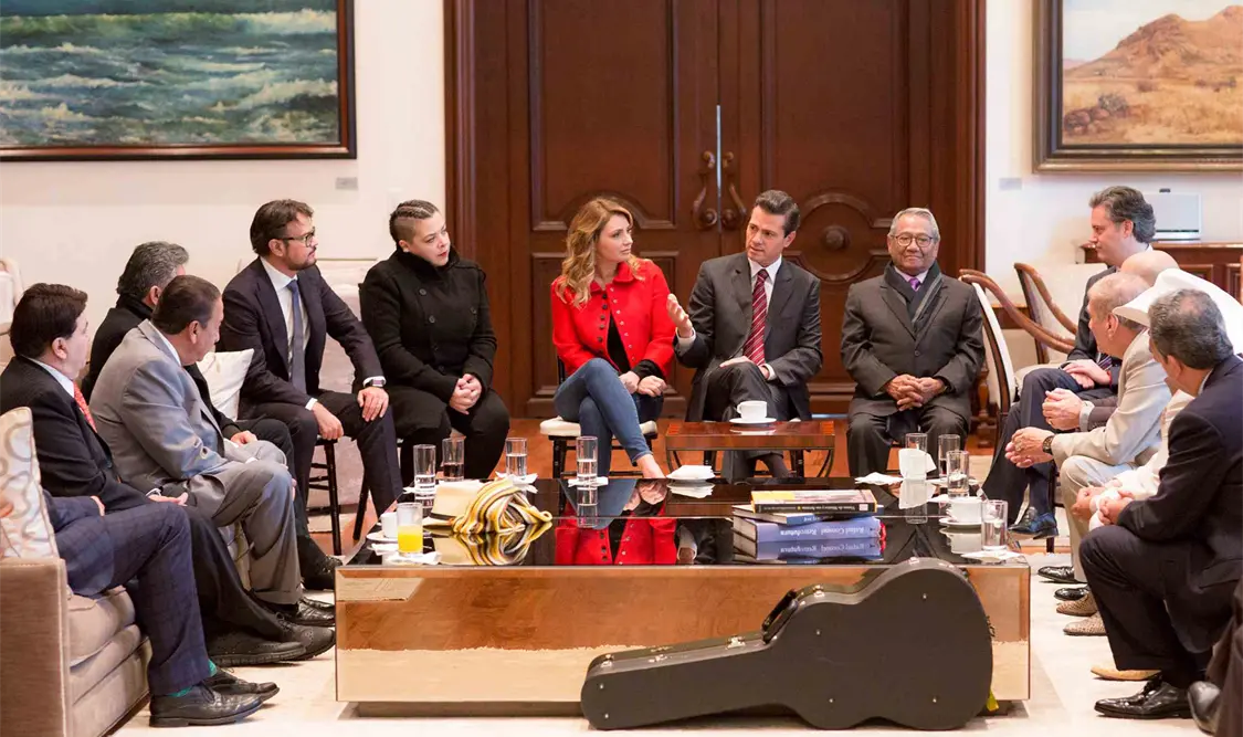 Peña Nieto instruye ampliar difusión de obra de compositores y autores