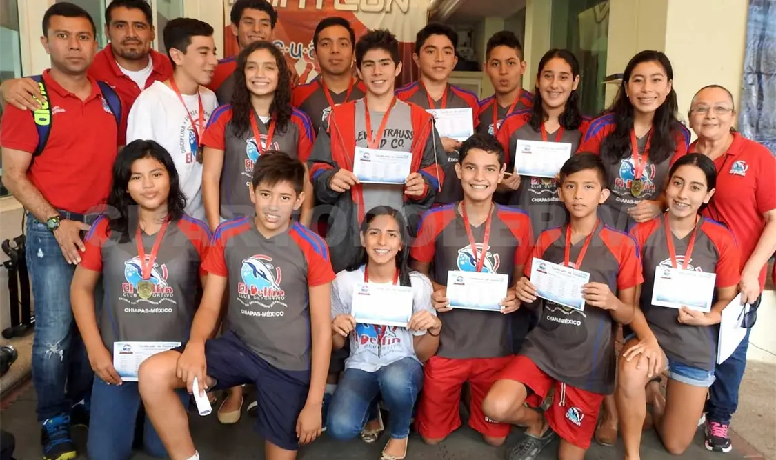 El evento consistió en una competencia entre equipos mixtos integrados por 8 nadadores. Cada participante nadó 15 minutos continuos de estilo libre. Cortesía