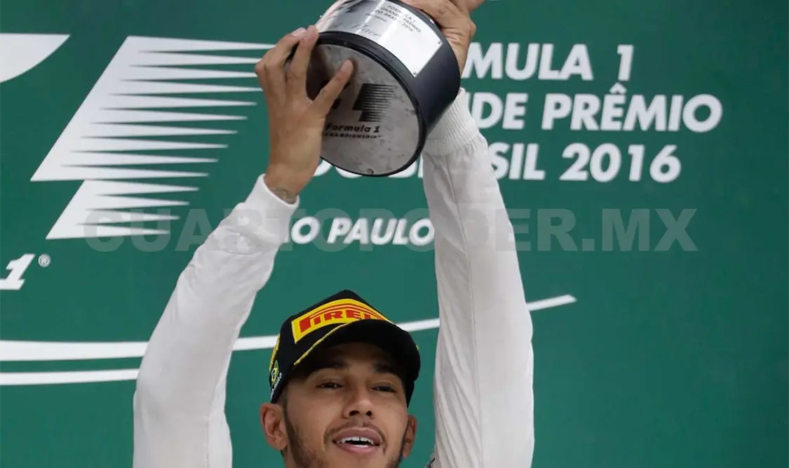 Hamilton supera lluvia en Brasil y gana GP