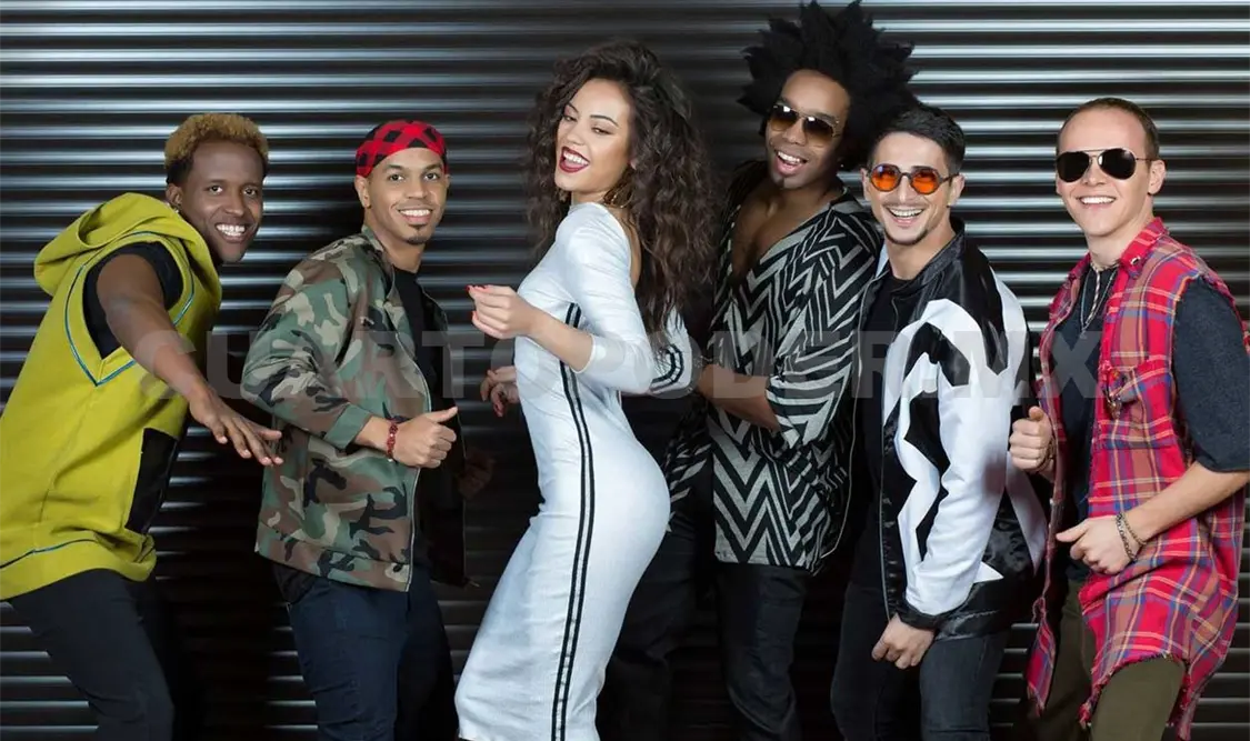 Versión salsa de “Hello, la nueva sensación