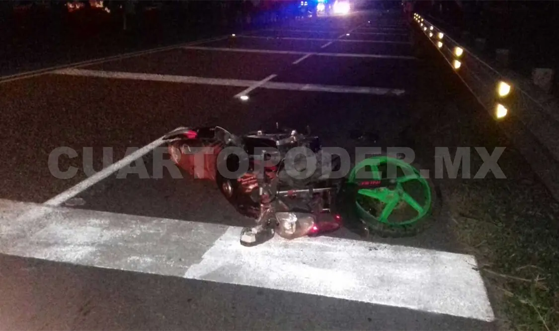 Choca moto contra auto; un muerto