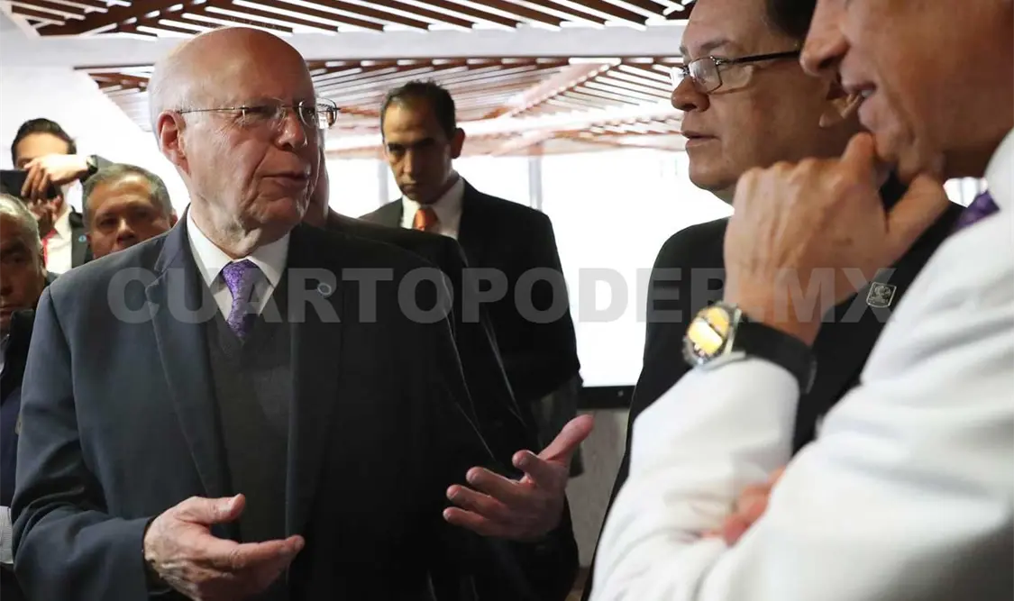 Denuncia mal uso de recursos en servicios médicos