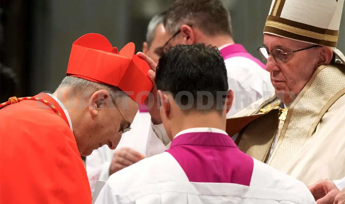 El papa Francisco creó 17 nuevos purpurados, quienes juraron fidelidad a Cristo. AP
