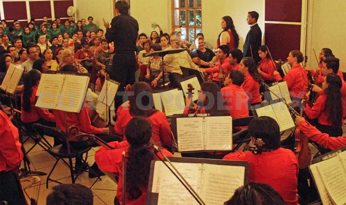 El director Rodrigo Díaz Bueno destacó la buena acústica del recinto donde se presentaron. Guillermo Ramos / CP