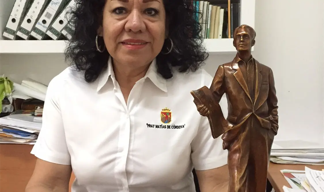 Marilú Sarmiento Chanona maestra con una trayectoria de más de 30 años en la docencia * Carlos Burguete