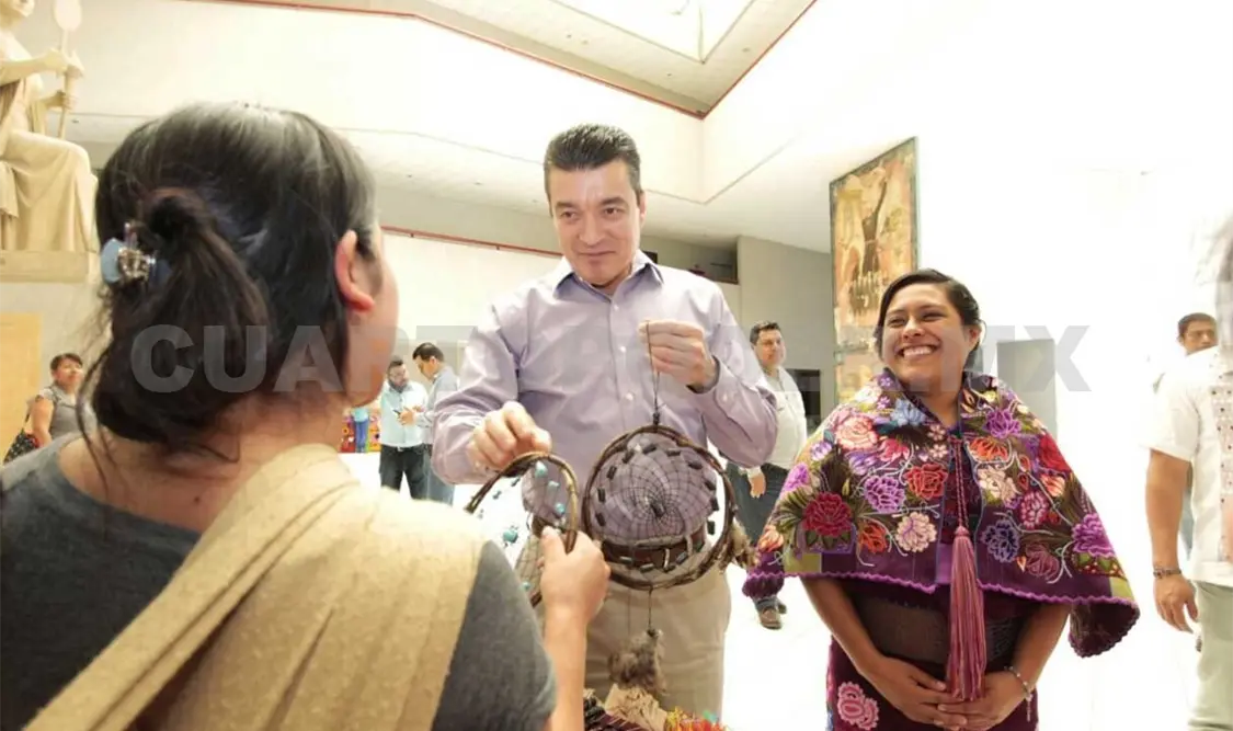 Enaltece Rutilio trabajo de las artesanas en el Poder Judicial