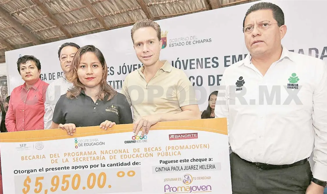 Entrega MVC mil becas a madres jóvenes y embarazadas
