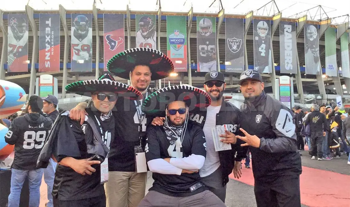 Villamelones, “mirreyes” y fans verdaderos