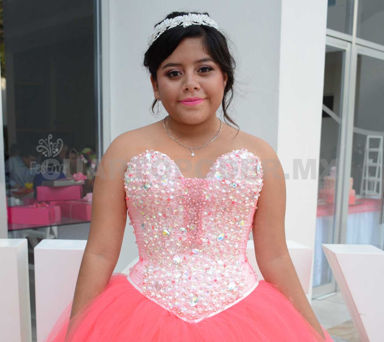 Alejandra lució como toda una reina