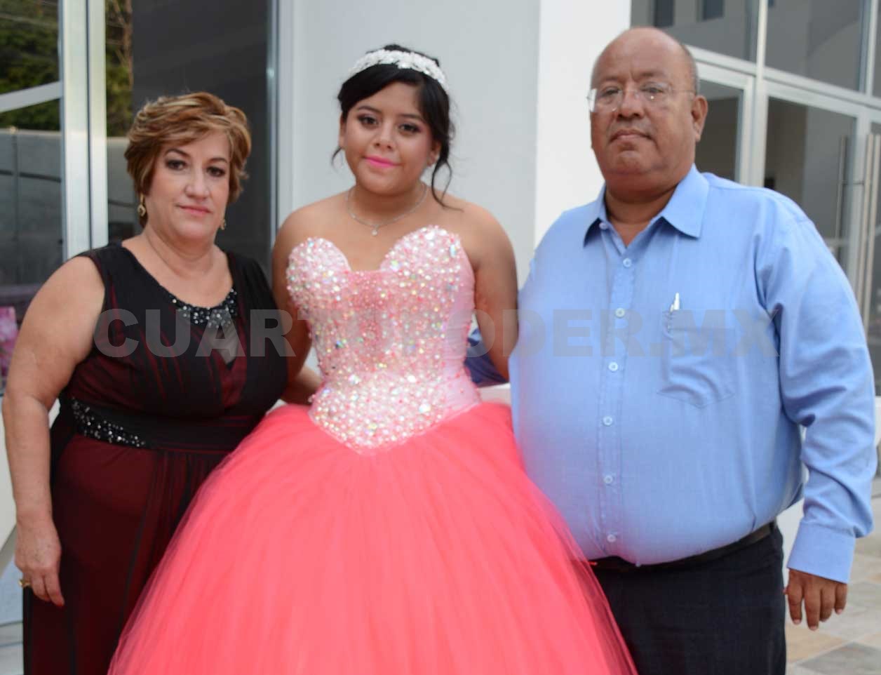 Alejandra lució como toda una reina