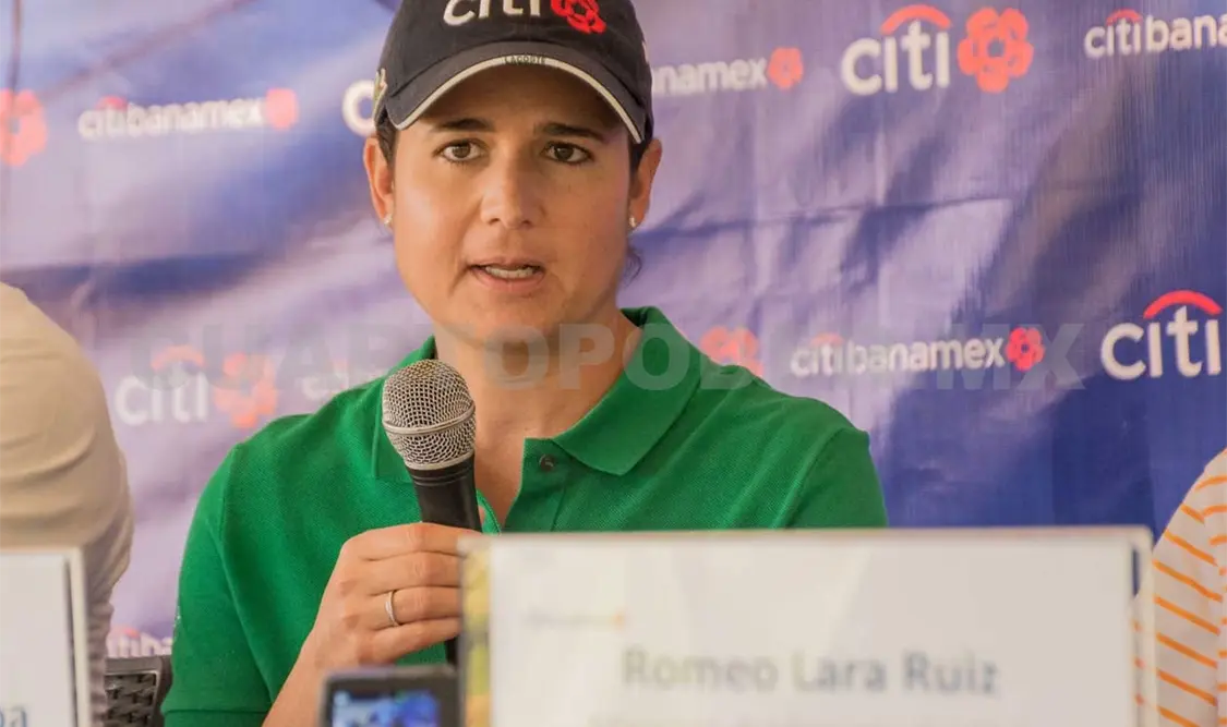 Luego de hacer un recorrido por las instalaciones del club, platicó con los medios de comunicación sobre su visita a Tuxtla Gutiérrez.