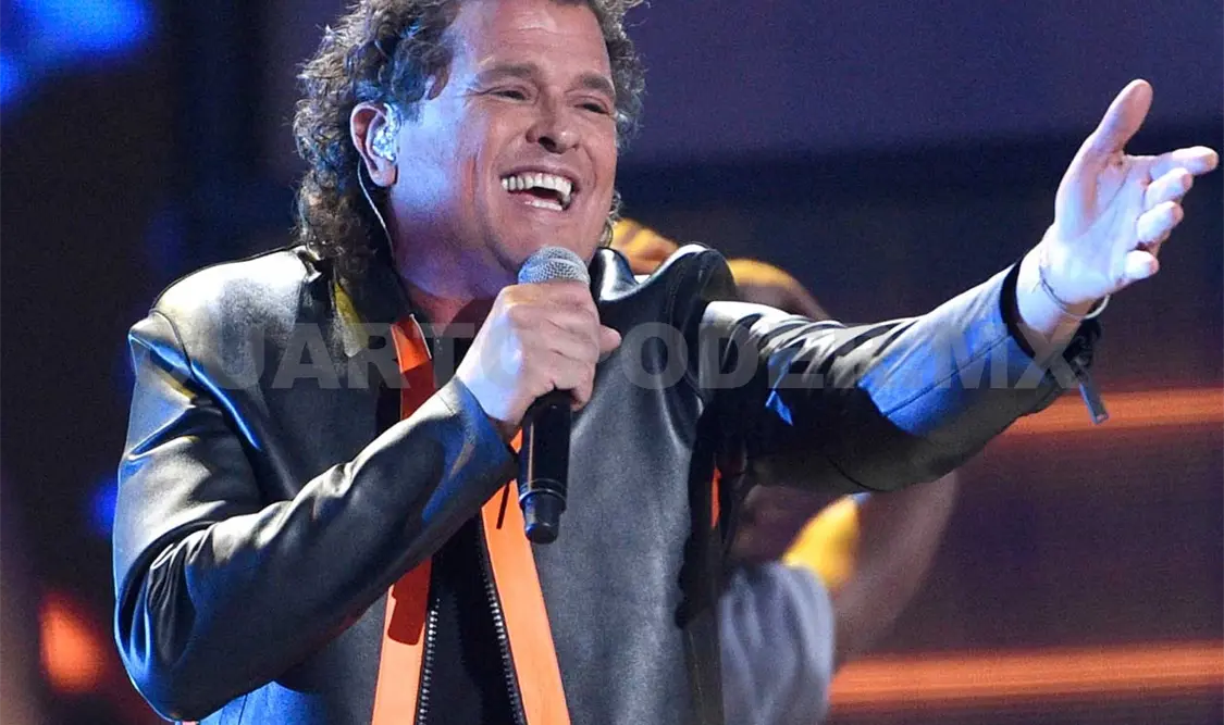 Carlos Vives dona guitarra a Museo de Historia
