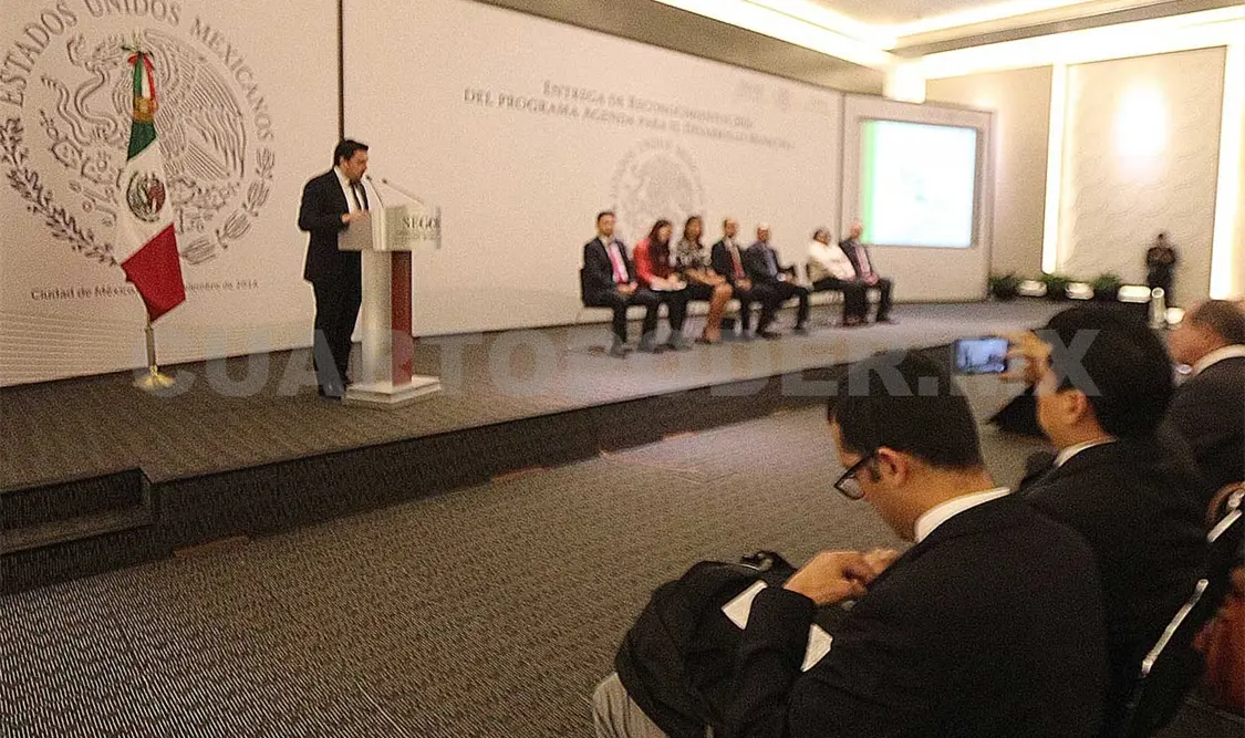 Castellanos habló en nombre de los municipios por participar este año en el Programa Agenda para el Desarrollo Municipal, agradeciendo el esfuerzo que ha realizado el Gobierno de la República. CP