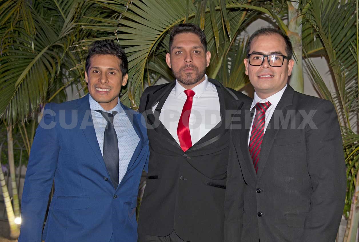 Feliz pareja se une en matrimonio