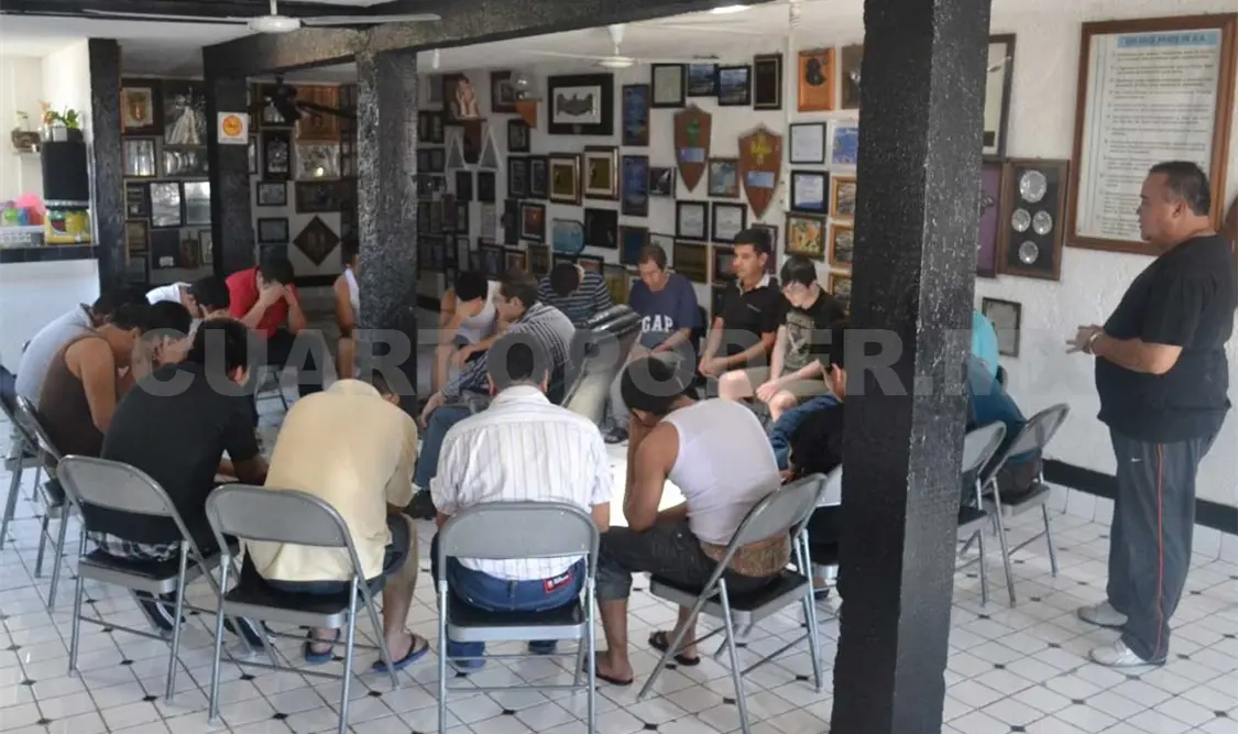 Estas visitas son para garantizar la prestación de servicios de calidad para las personas que buscan tratamiento. Agencias