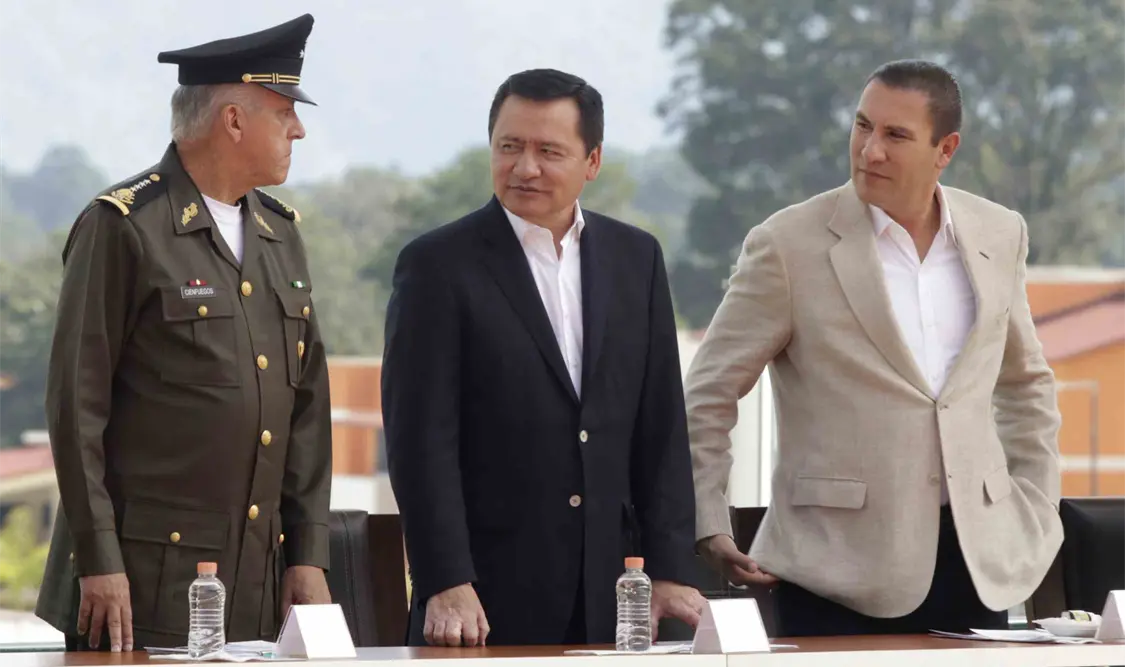 Sumando esfuerzos se sirve al pueblo de México: Osorio Chong