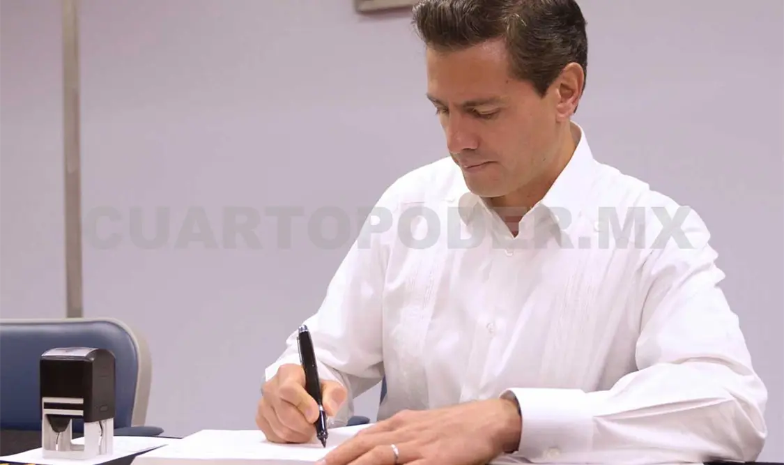 El presidente Peña Nieto envió al Senado una iniciativa de reforma constitucional para que el titular de PGR no se convierta en automático en nuevo fiscal general. NTX