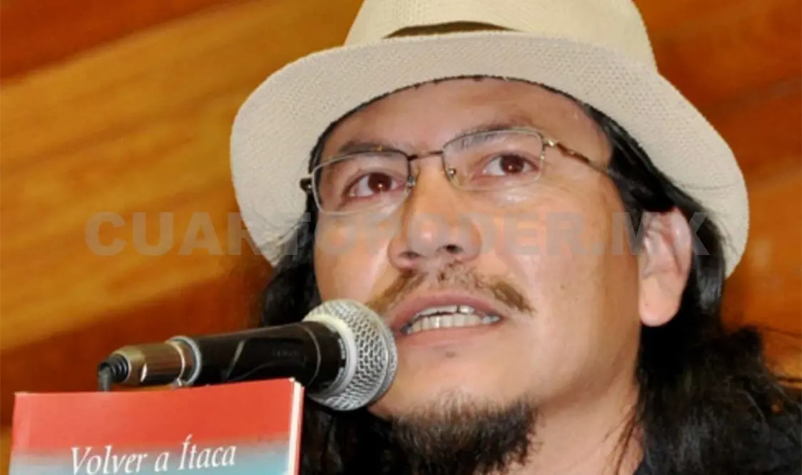 El poeta Arbey Rivera presentando su poemario Volver a Ítaca. Cortesía