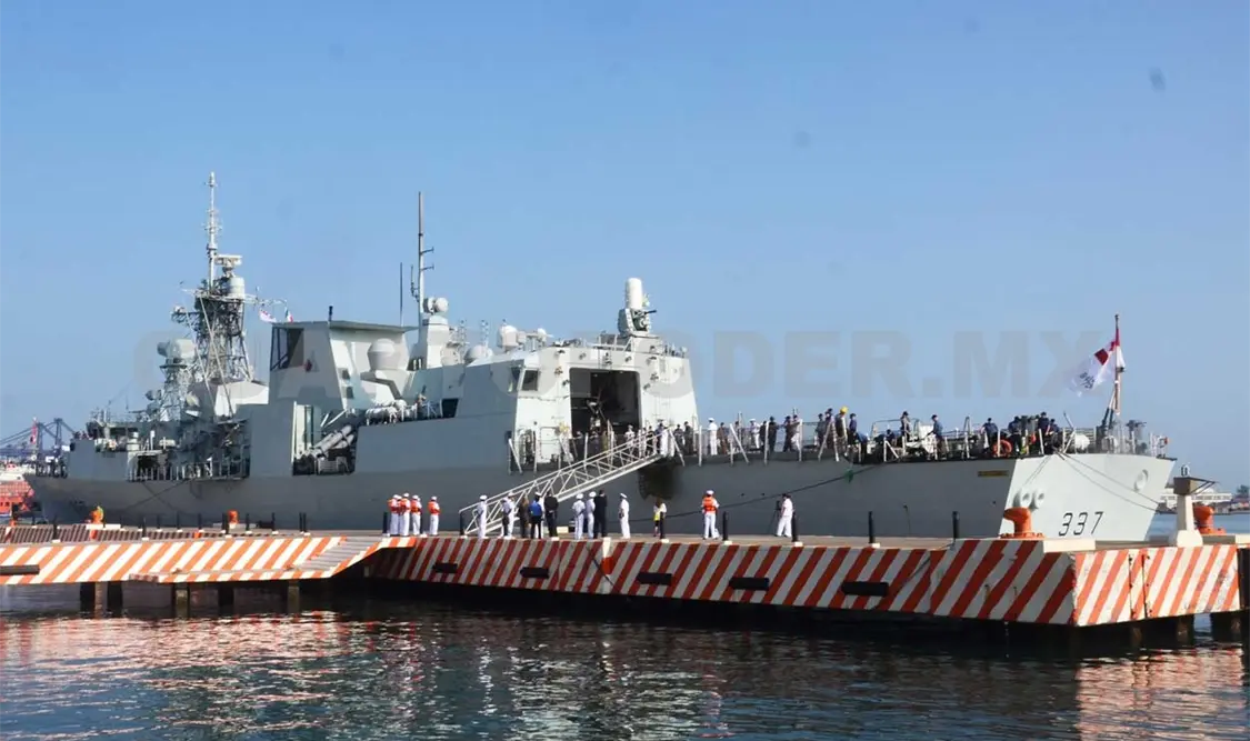 Arriba barco canadiense a Veracruz