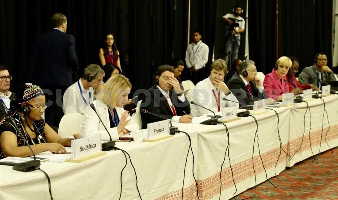 Luego de dos días de trabajo en la COP13 del Convenio sobre Diversidad Biológica de las Naciones Unidas, convinieron dar a esa tarea un enfoque económico, social y cultural. Agencias