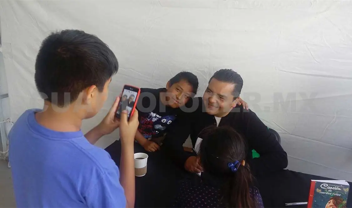 Luis Antonio, cautivando a niños y jóvenes en las ferias