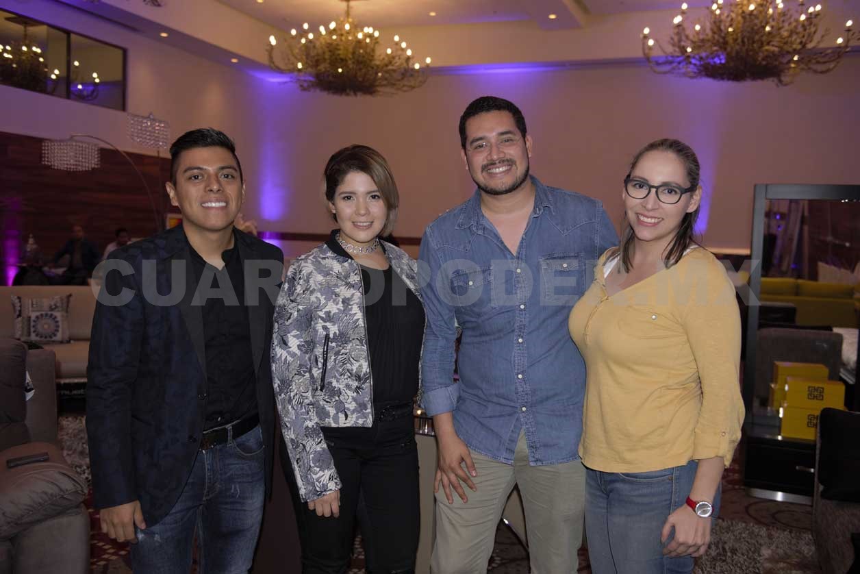 Capitalinos asisten a gran apertura
