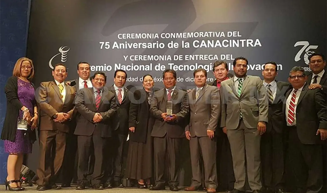 Otorgan Premio Nacional de Tecnología a empresario chiapaneco