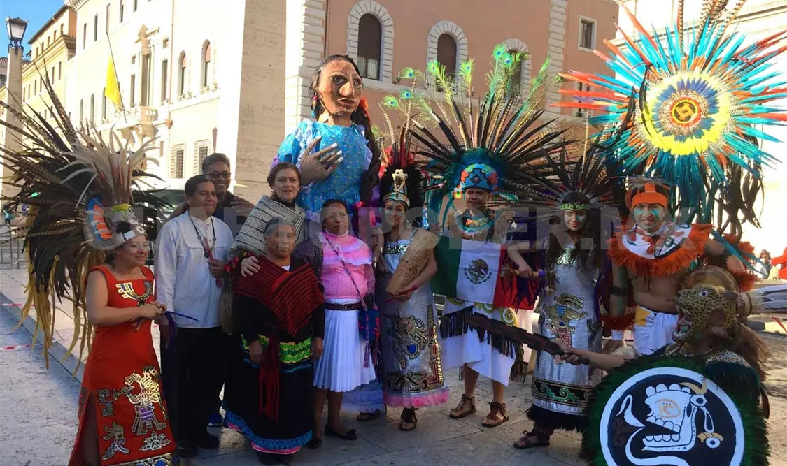 Danzantes conquistan al papa