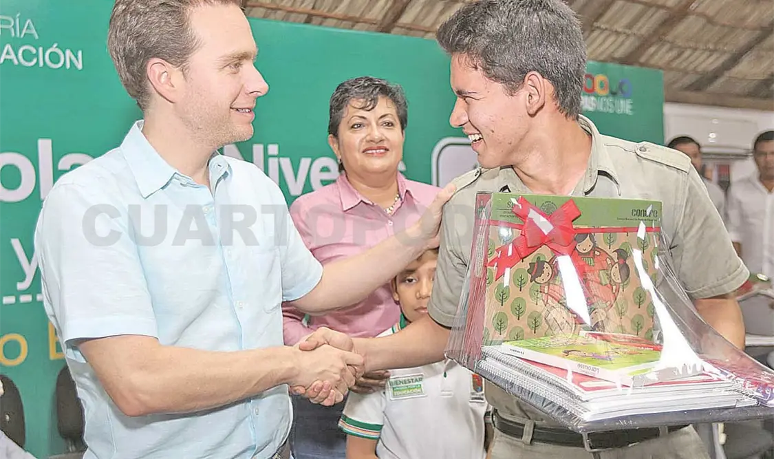 Beneficia MVC a más de 700 mil estudiantes con útiles escolares