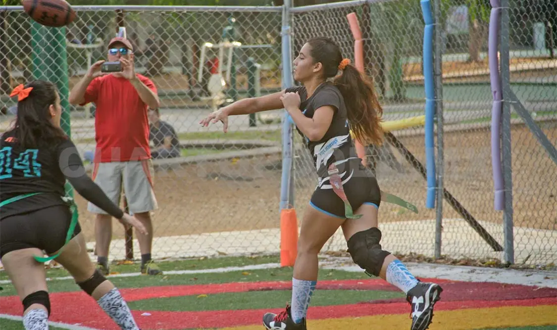 Queens busca liderato