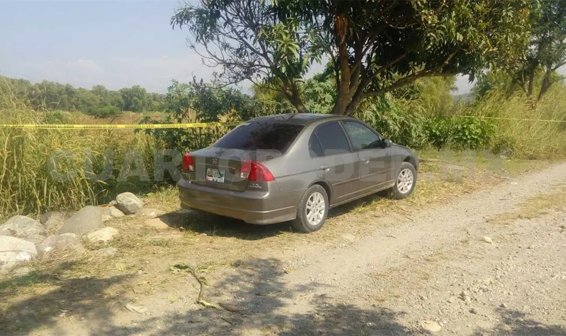 Roban vehículo y luego lo abandonan