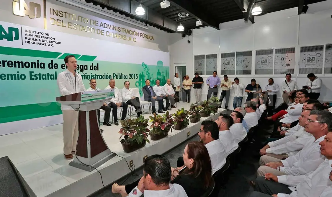 El gobernador del estado felicitó a las y los galardonados por el esfuerzo que hicieron para acreditarse un lugar de honor. CP