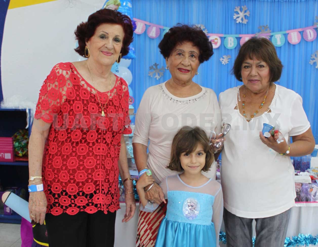 Romina festejó al estilo Frozen