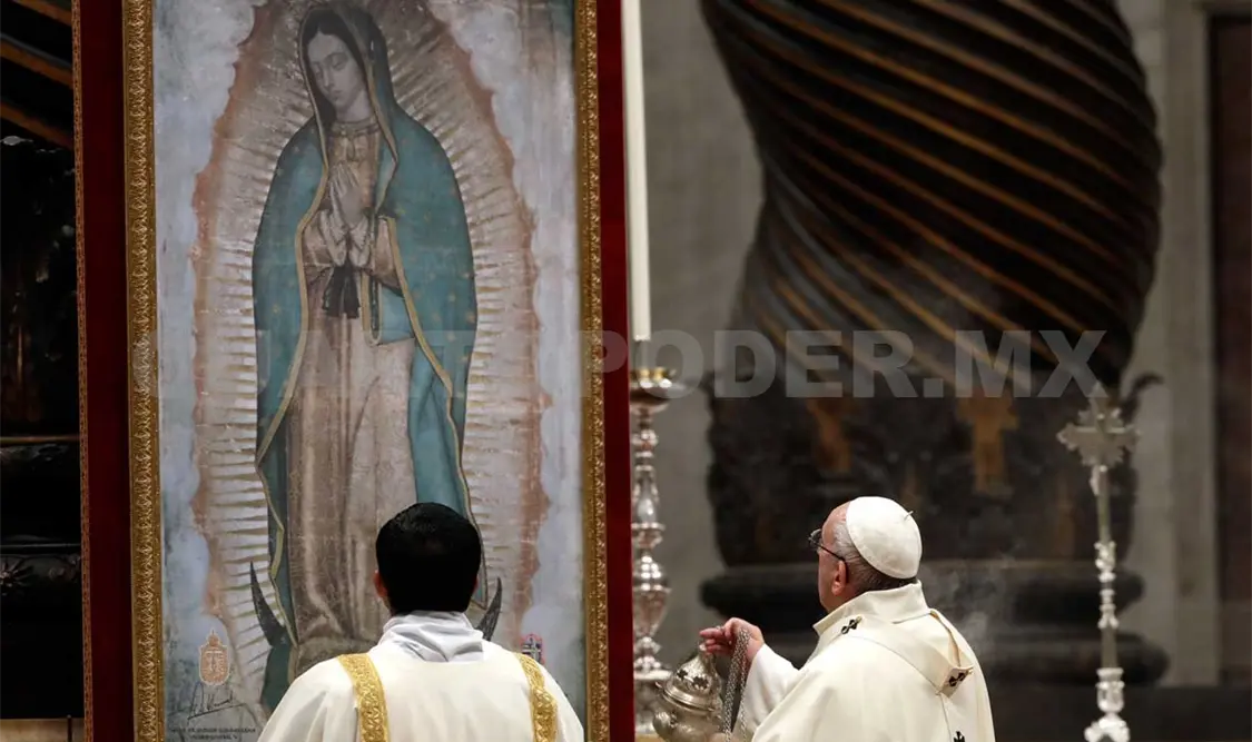 Francisco festeja a la Virgen