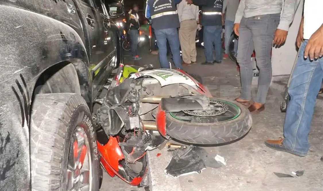 Motociclistas sufren accidente
