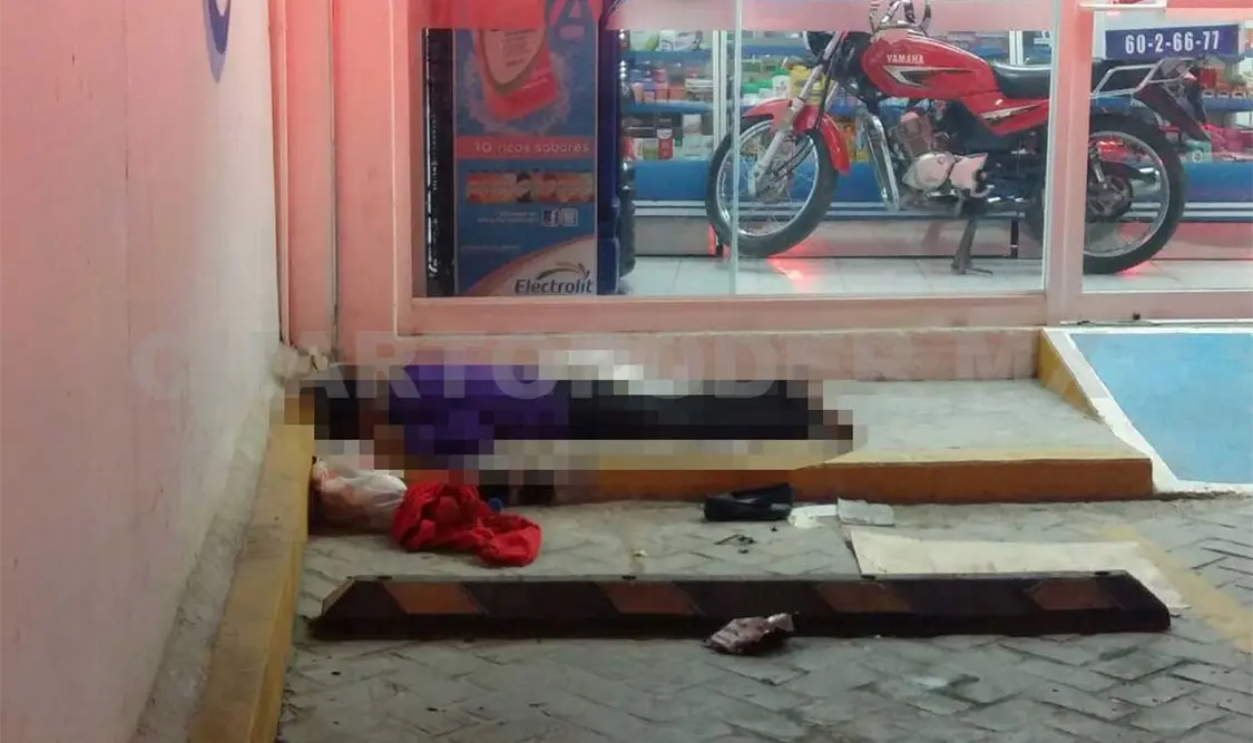 Fallece una mujer frente a farmacia