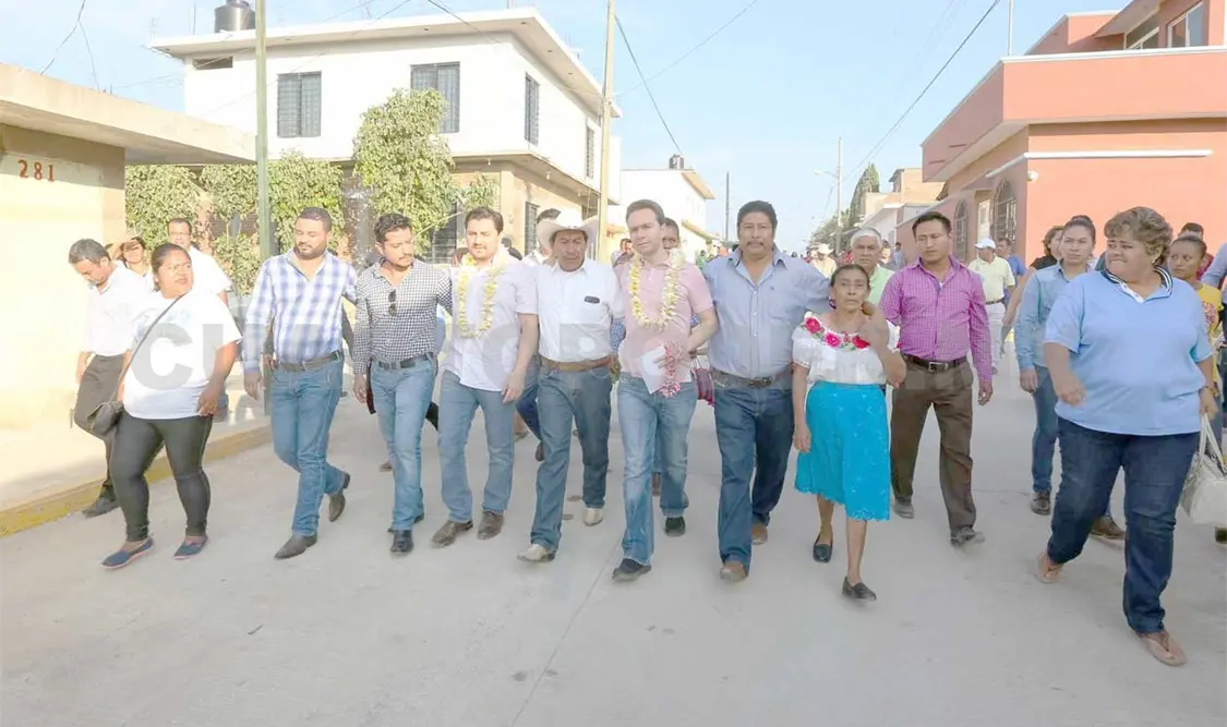 MVC entregó en el ejido Copoya calles pavimentadas con concreto hidráulico, que en conjunto suman más de un kilómetro y medio. CP