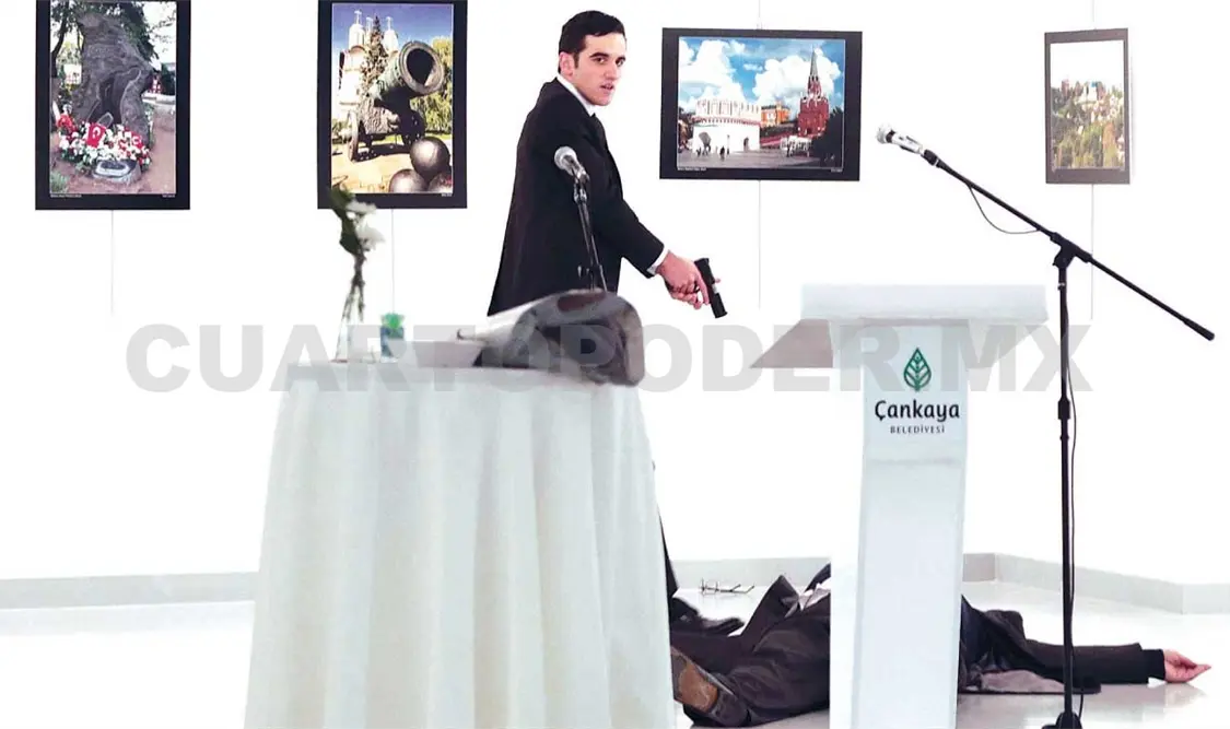 Asesinan a embajador ruso en galería