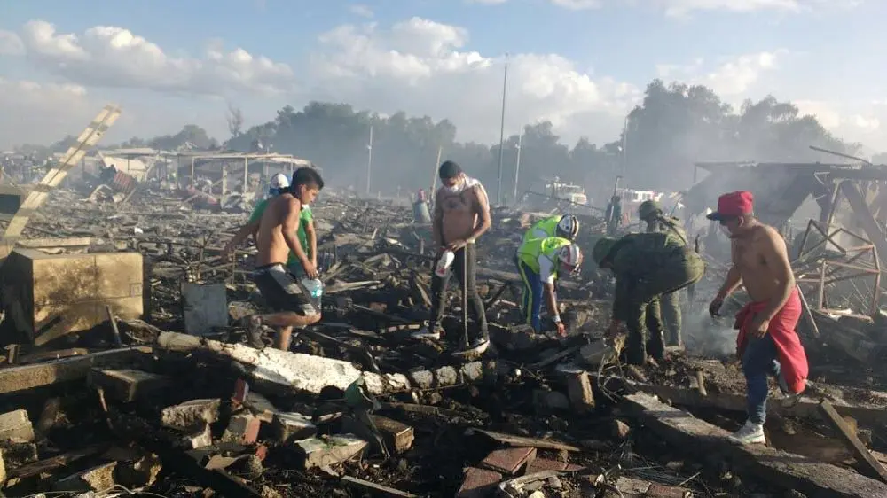 Confirman 60 lesionados por explosión en mercado de Tultepec