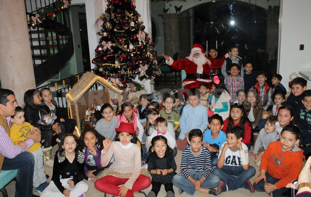 Una noche de regalos navideños