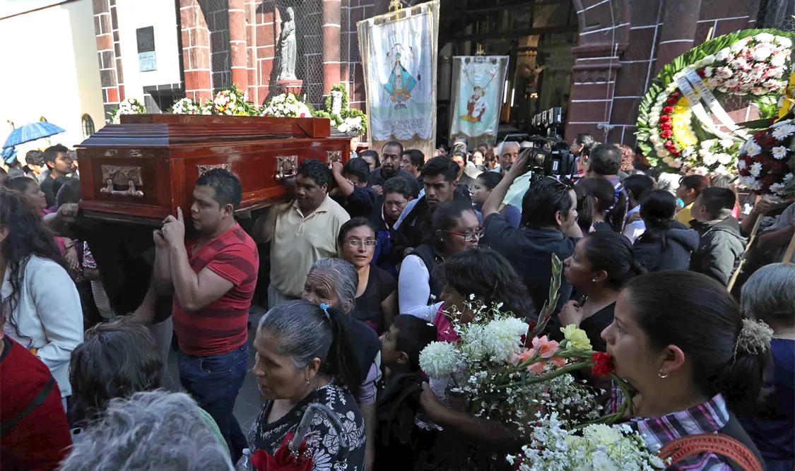 Despiden a víctimas de explosión de Tultepec