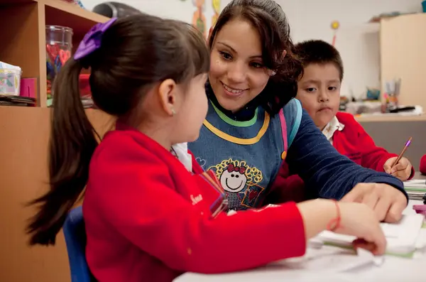 SEP modifica lineamientos para autorizar libros de secundaria