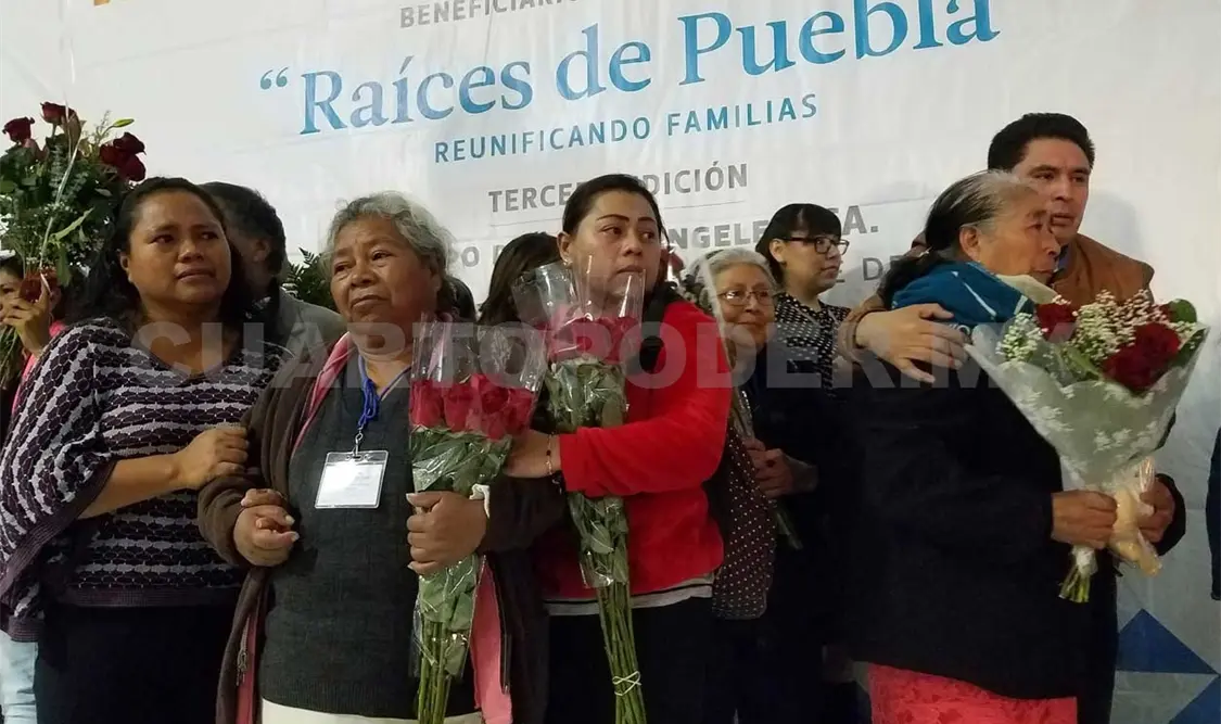 Familias poblanas se reúnen en Los Ángeles