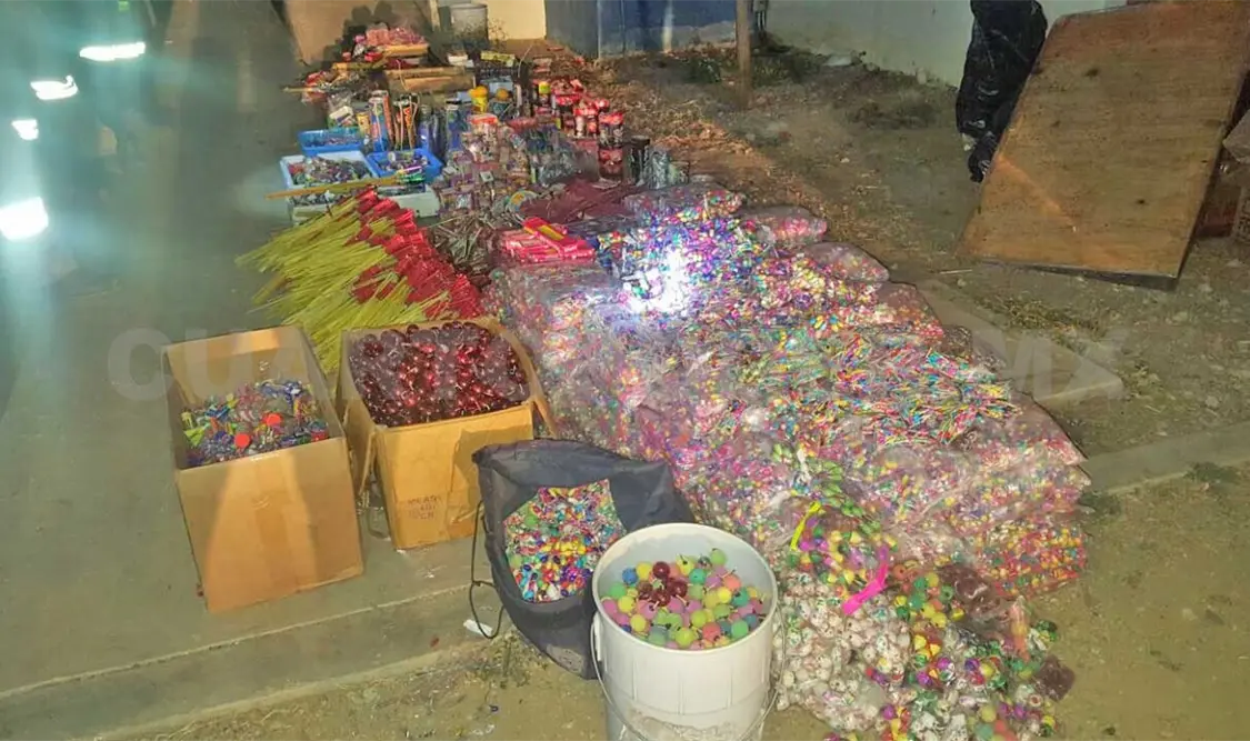 Confiscan 10 toneladas de pirotecnia y piratería