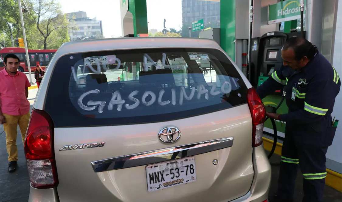 Autoridades y gasolineros acuerdan normalizar abasto de combustibles