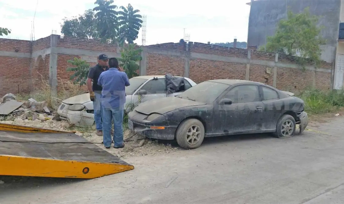 Limpian calles de autos abandonados