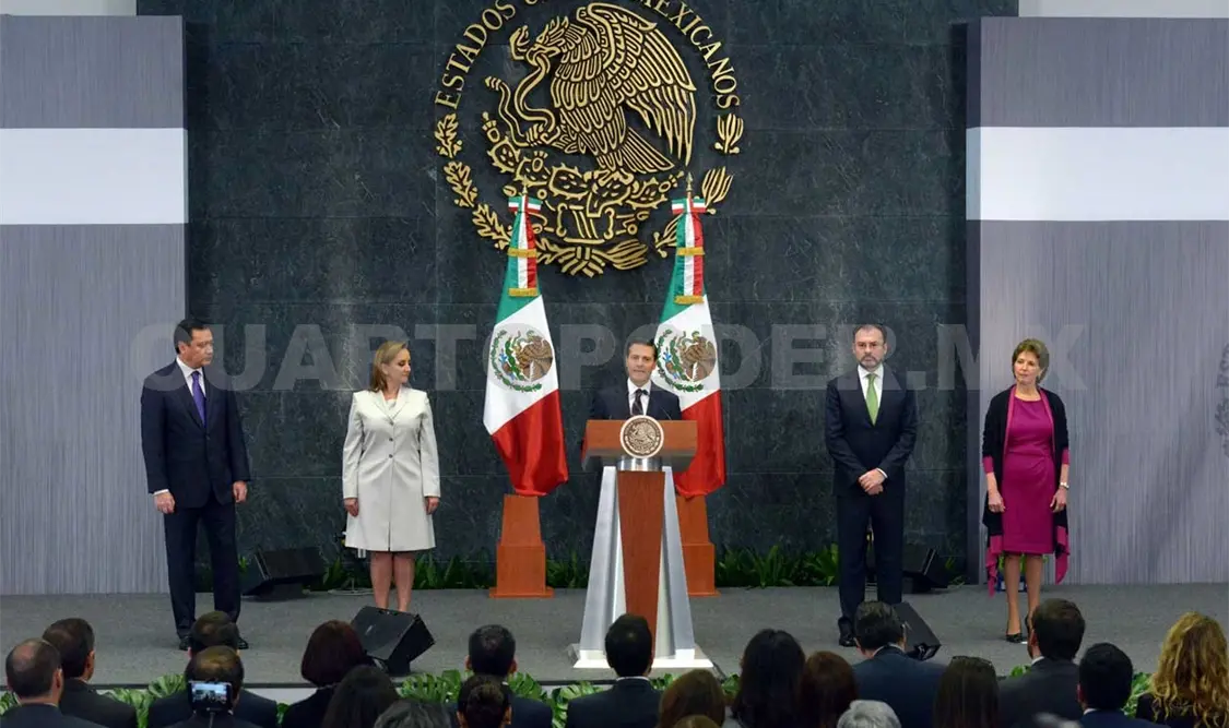 Realiza EPN relevos al Gabinete de Gobierno
