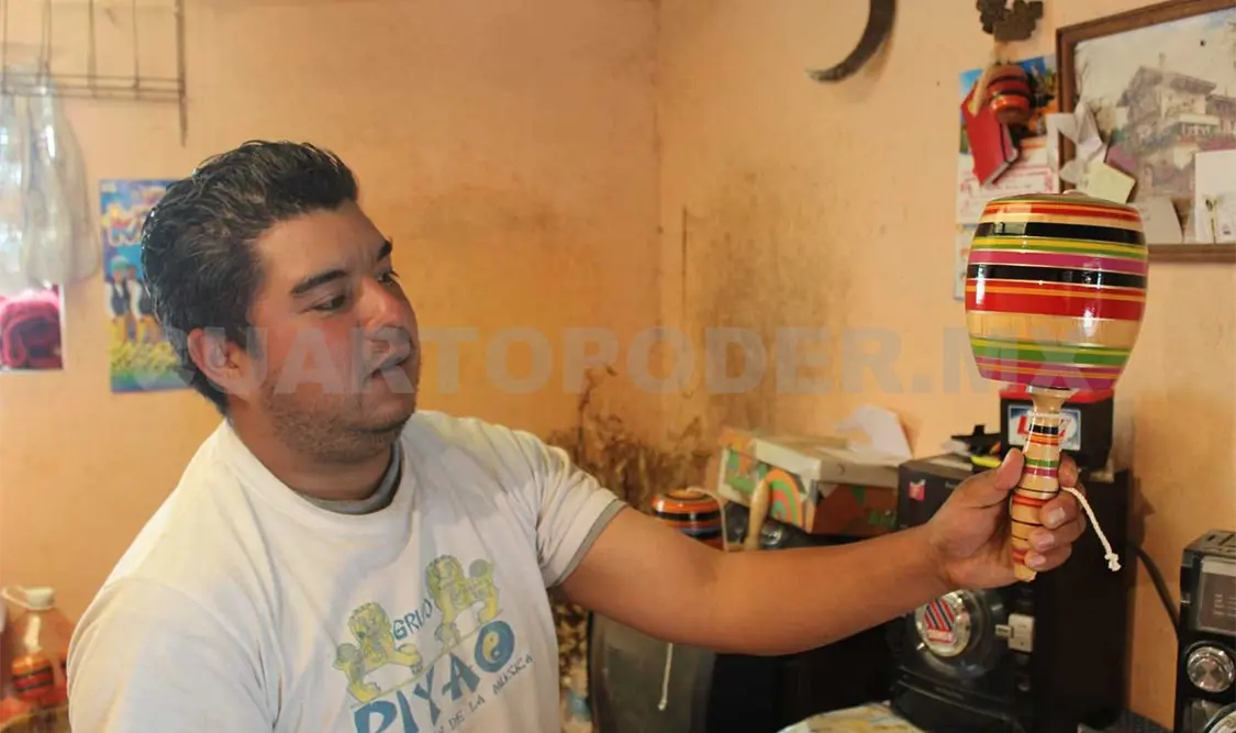 Niños esperan la llegada de los Reyes Magos